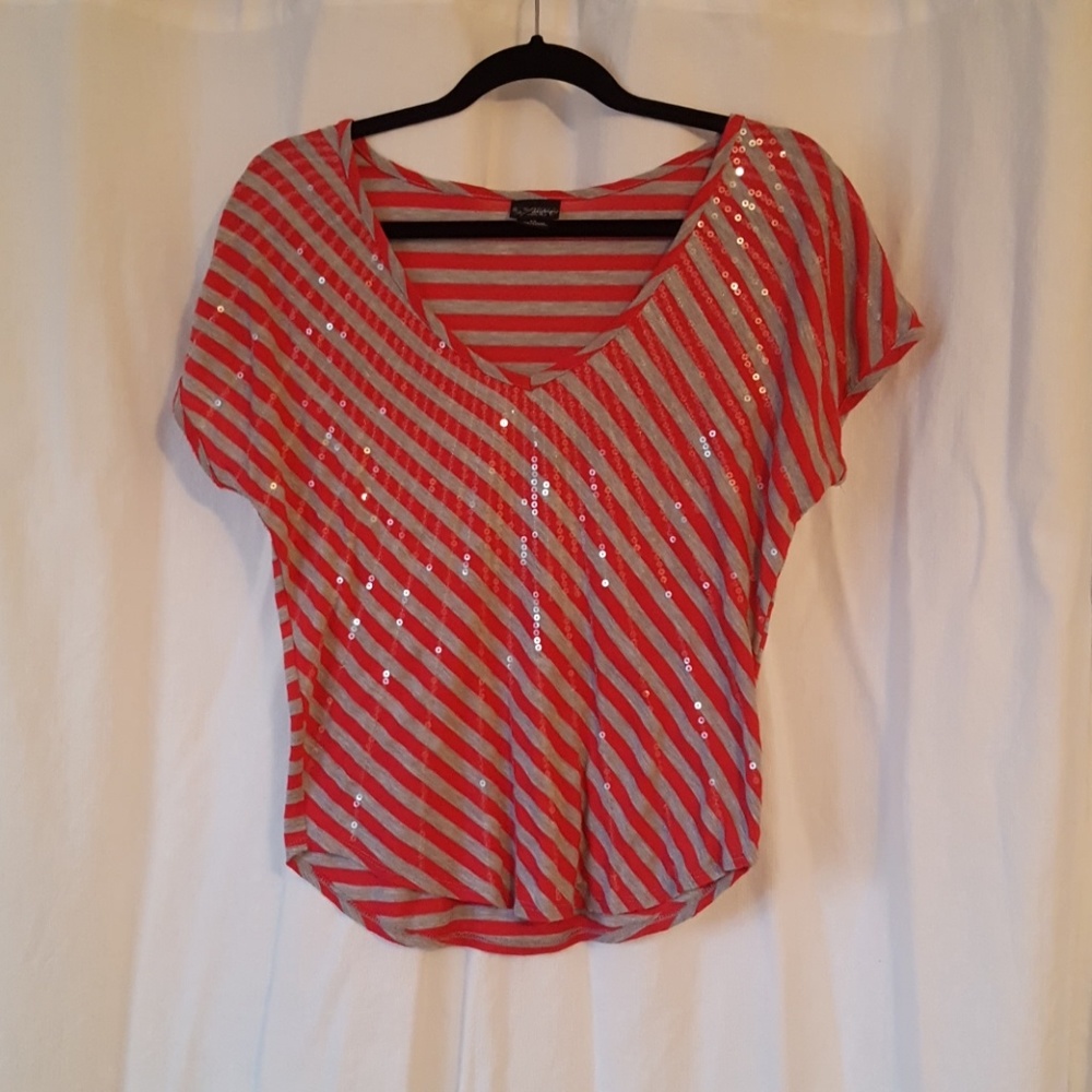 Xs pink and gray top